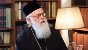 Ο Αρχιεπίσκοπος Τιράνων-Δυρραχίου και Πάσης Αλβανίας Αναστάσιος Γιαννουλάτος