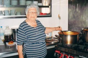 %ce%9c%ce%b1%cf%81%ce%af%ce%b1-%ce%a3%cf%85%ce%bd%ce%ac%cf%84%ce%b9%ce%ba%ce%b1-%ce%b7-%ce%bf%cf%80%ce%bf%ce%af%ce%b1-%cf%80%cf%81%cf%89%cf%84%ce%bf%cf%83%cf%84%ce%b1%cf%84%ce%b5%ce%af-%cf%83%cf%84